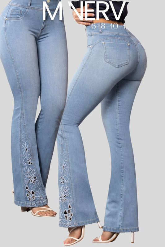 JEAN CON BORDADO FLORAL